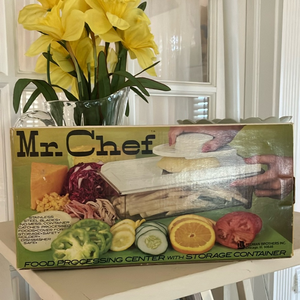 NIB 1978 Vintage Mr. Chef Food Processing Center with Storage Container